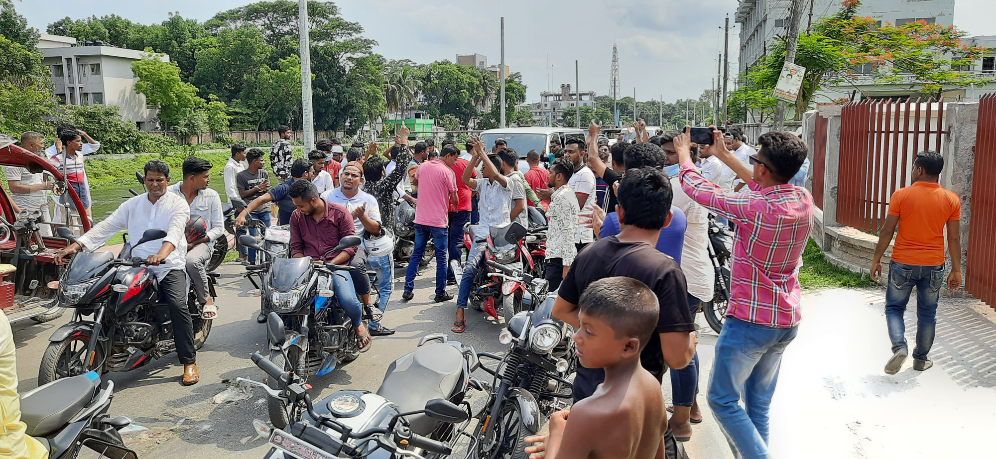 গোপালগঞ্জে দুই পৌর নির্বাচনে মেয়র পদে ১৭জন প্রার্থী