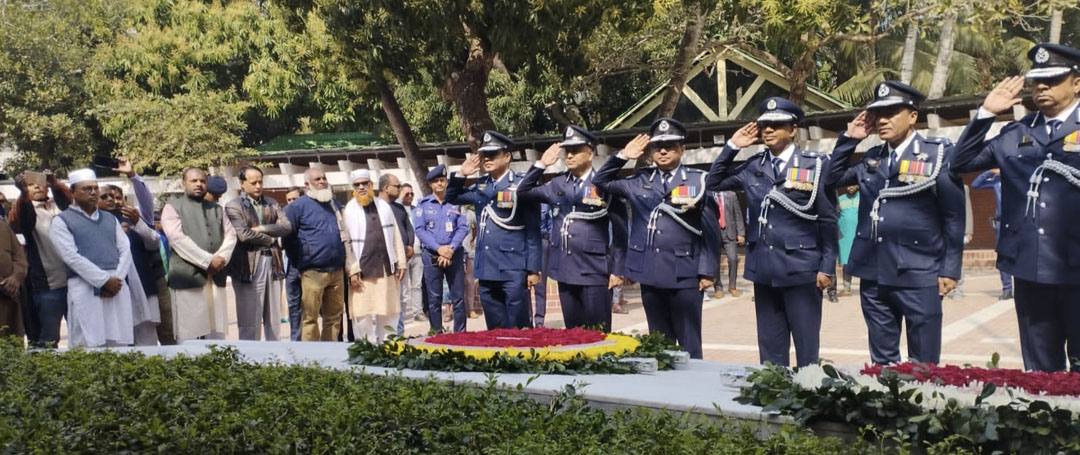 বঙ্গবন্ধুর সমাধিতে ছয় অতিরিক্ত আইজিপি’র শ্রদ্ধা