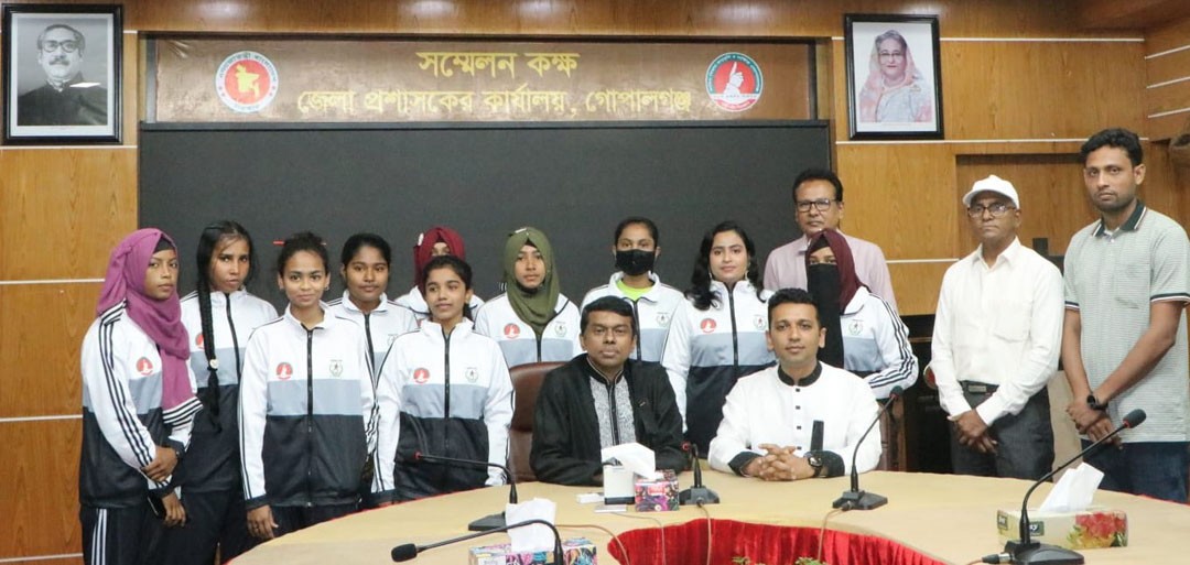 গোপালগঞ্জে কাবাডি খেলোয়ারদের জেলা প্রশাসনের সংবর্ধনা