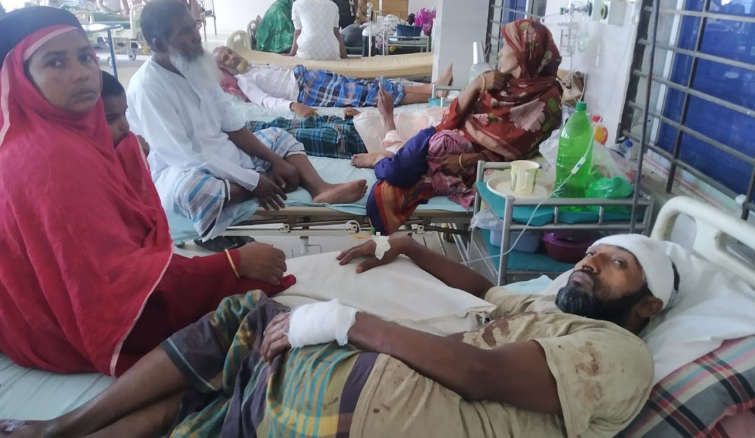 জমি নিয়ে বিরোধ; মারপিটে অন্তসত্ত্ব নারীসহ আহত তিন