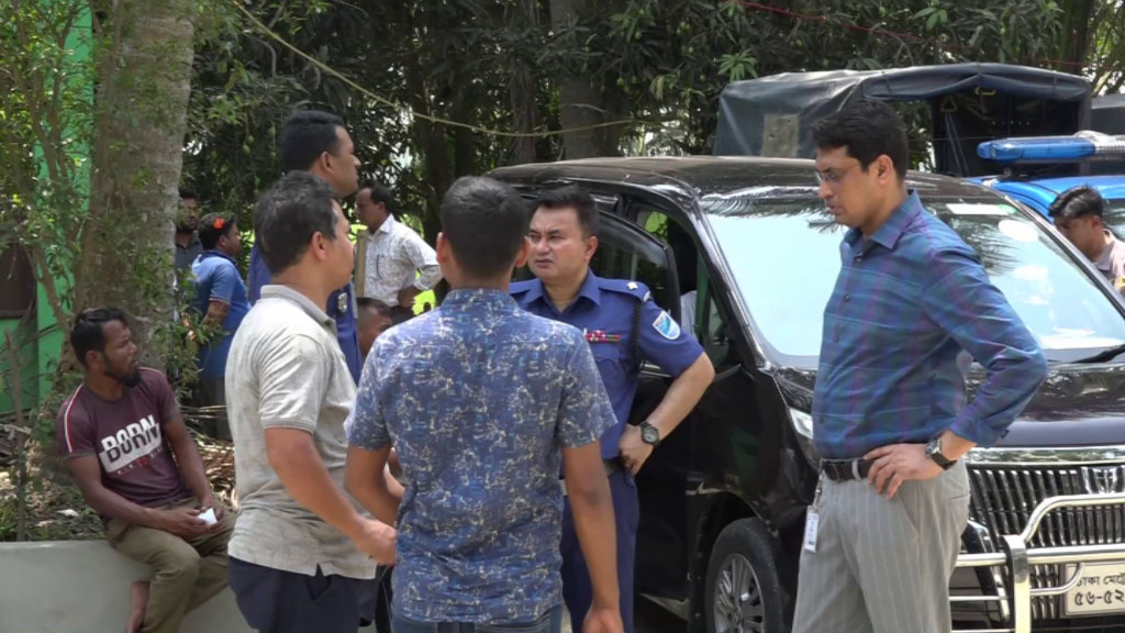 গোপালগঞ্জের দূর্গাপুর গ্রামে ডাকাতের ছুরিকাঘাতে কেয়ারটেকার নিহত,মালিক আহত