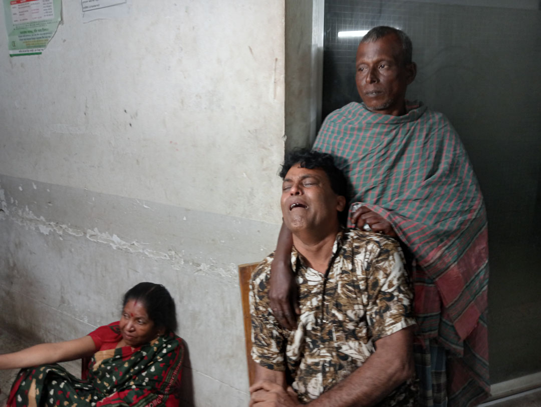 গোপালগঞ্জে বাস চাপায় প্রাণ গেল তিন ব্যবসায়ীর