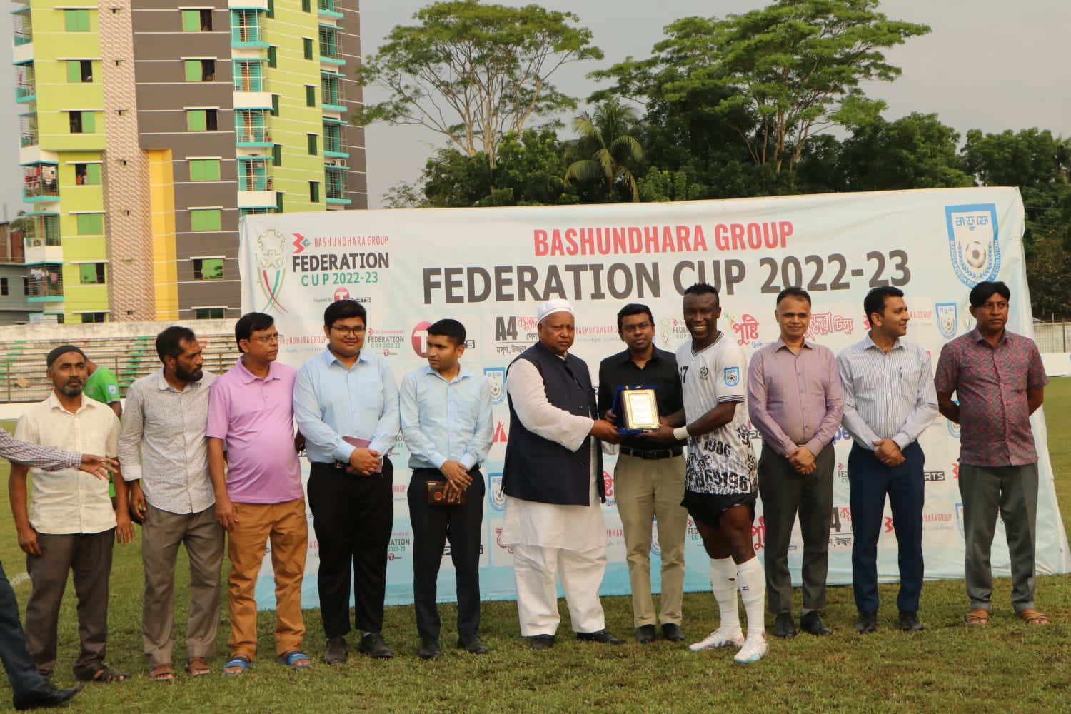 ফেডারেশন কাপের সেমিফাইনালে বসুন্ধরা কিংসকে ২-১ গোলে হারিয়ে ফাইনালে মোহামেডান