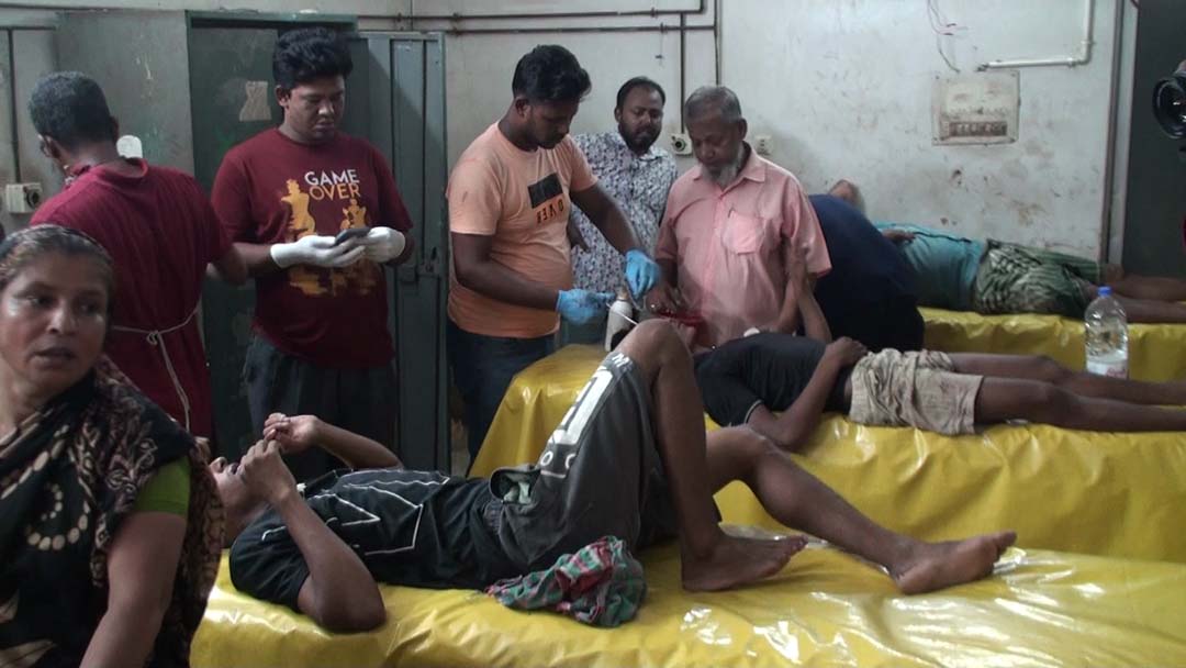 গোপালগঞ্জে মটর শ্রমিকদের আধিপত্য বিস্তার নিয়ে সংঘর্ষ; আহত-৩০, আটক-৮