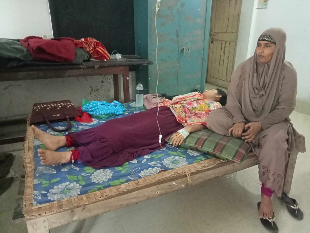 ফরম পূরণে ব্যর্থ হয়ে কলেজছাত্রীর আত্মহত্যার চেষ্টা