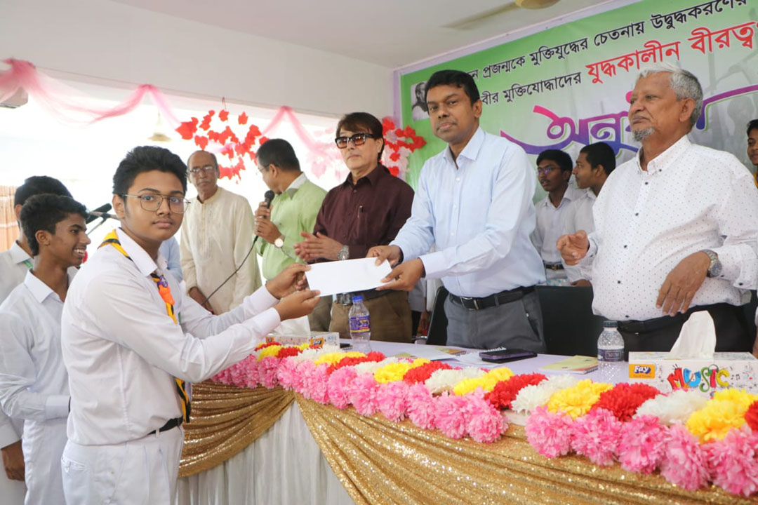 গোপালগঞ্জে রনাঙ্গনে মুক্তিযোদ্ধাদের বীরত্বগাঁথা গল্প শুনল নতুন প্রজন্ম