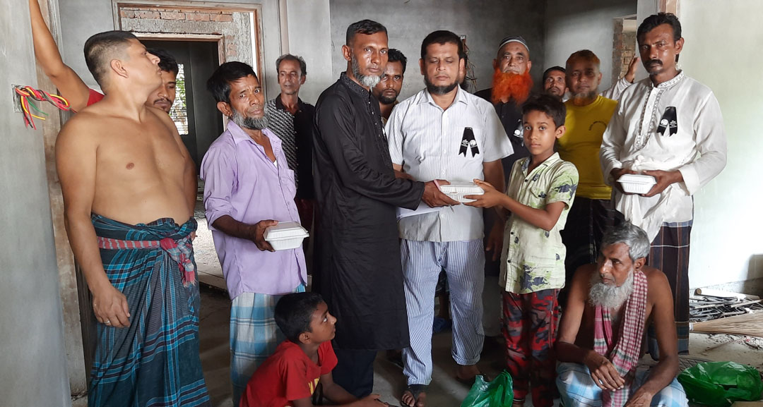 বঙ্গবন্ধুর শাহাদত বার্ষিকীতে কাঙালী ভোজ