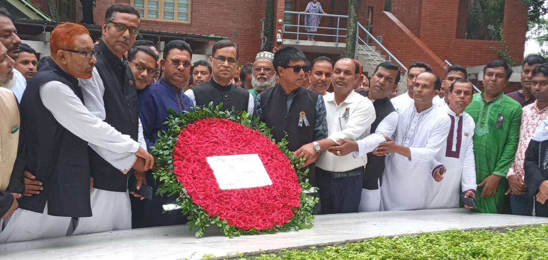 জাতির পিতা সমাধিতে নেত্রকোনা-৪ আসনের সংসদ সদস্য সাজ্জাদুল হাসানের শ্রদ্ধা