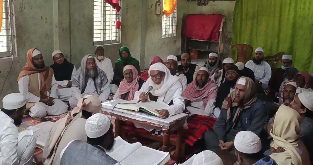 টুঙ্গিপাড়ায় মদিনাতুল উলুম ক‌ওমি মাদ্রাসায় খতমে বোখারি ও দোয়া মাহফিল