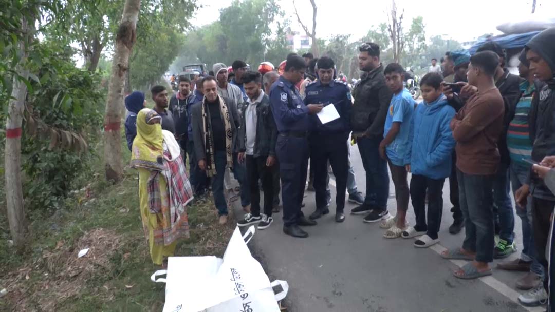 গোপালগঞ্জে বাস চাপায় নারীর মৃত্যু