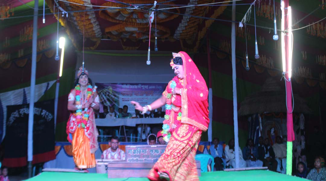 সরস্বতী পূঁজা উপলক্ষ্যে কোটালীপাড়ায় সামাজিক যাত্রাপালা