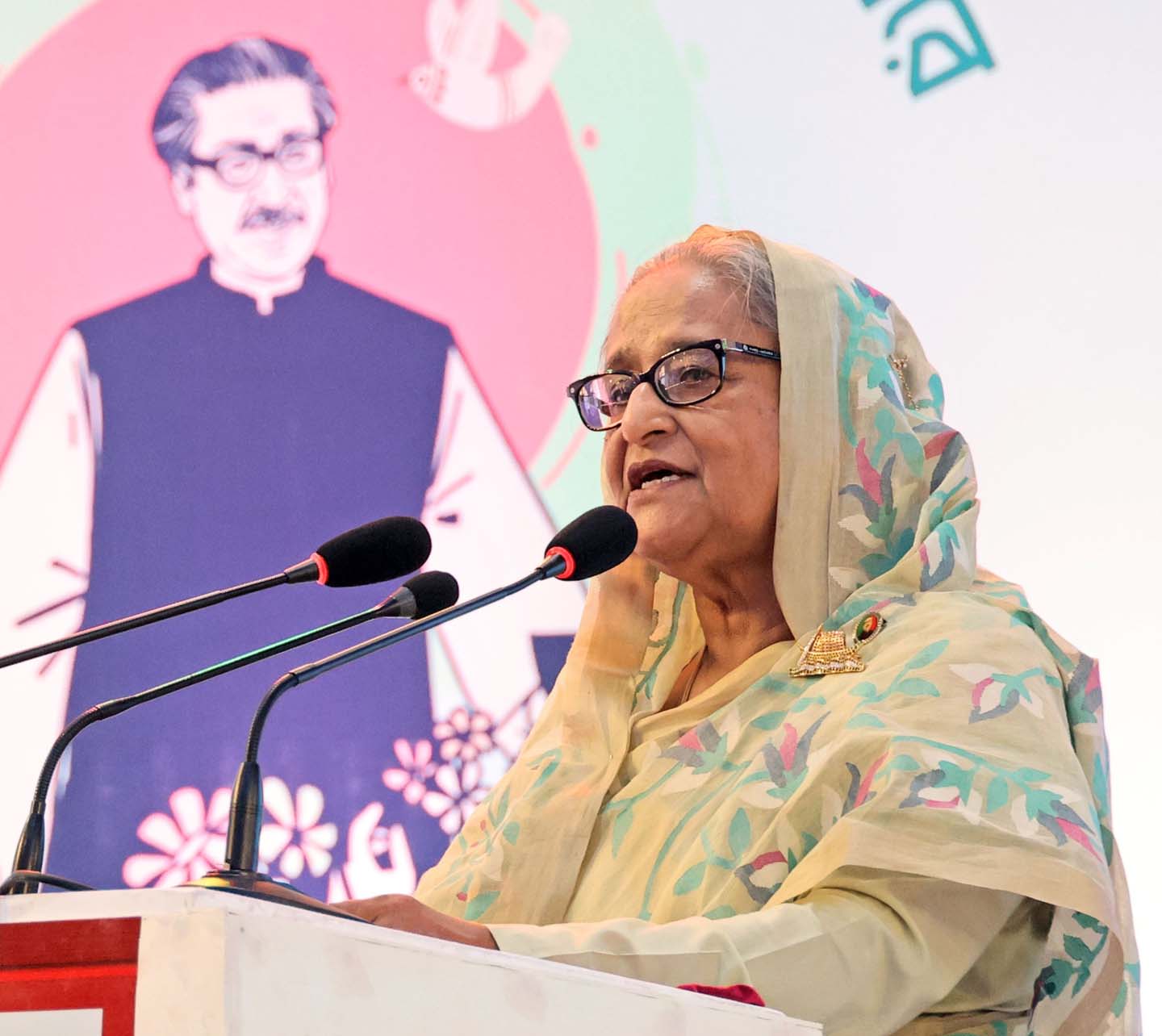 গাজায় ফিলিস্তিনি শিশুদের বোমা দিয়ে হত্যা করা হচ্ছে! আজ মানবাধিকার সংস্থাগুলো কোথায় – প্রধানমন্ত্রী