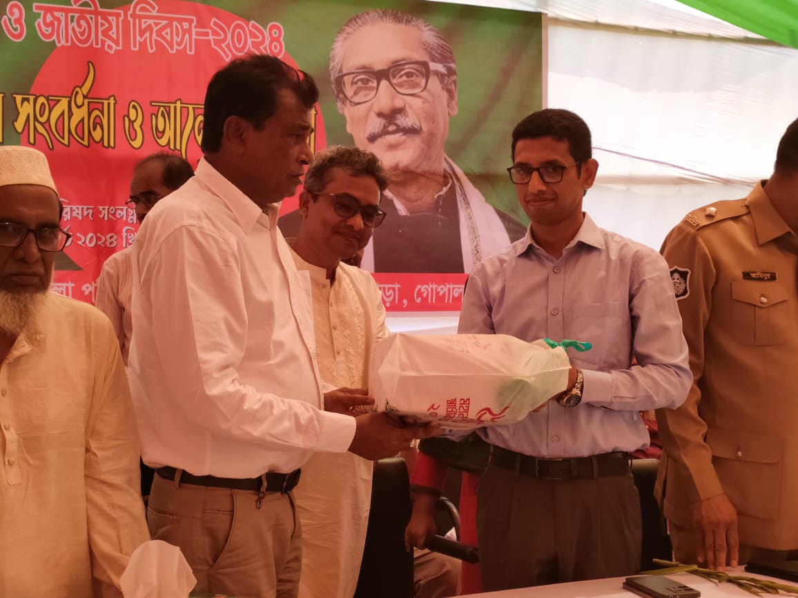 টুঙ্গিপাড়ায় ৪৩০ মুক্তিযোদ্ধাকে সম্বর্ধণা