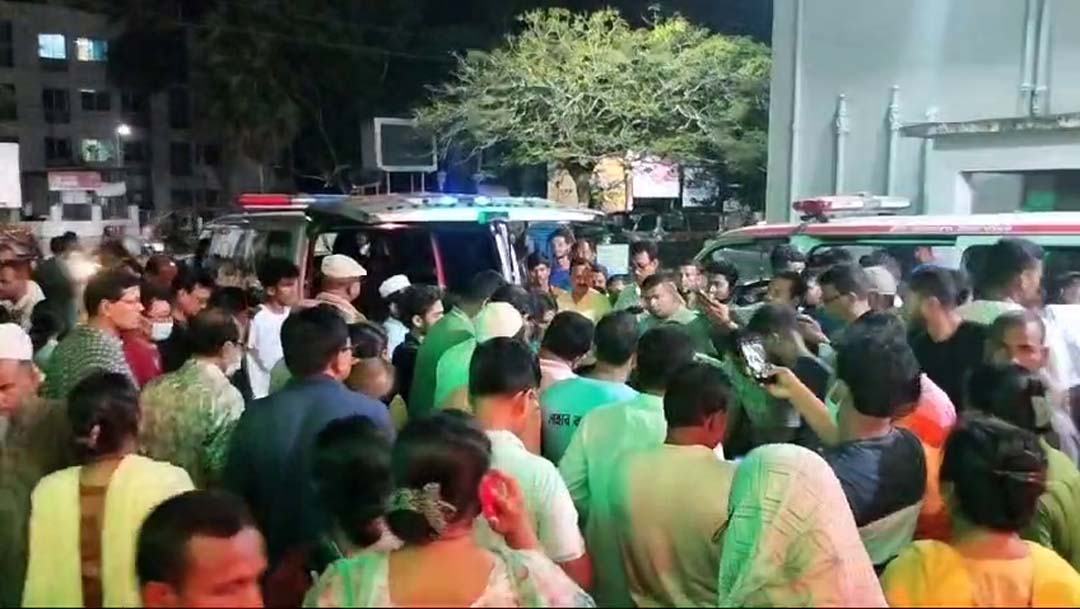 গোপালগঞ্জে আলাদা সড়ক দুর্ঘটনায় প্রাণ গেল দুই জনের,আহত ২