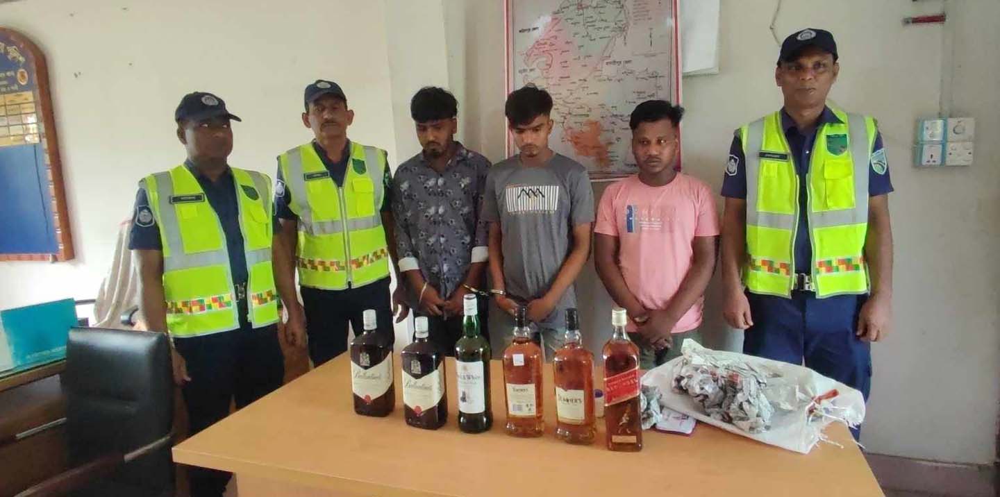 কাশিয়ানীতে তিন মাদক করবারিকে গ্রেপ্তার