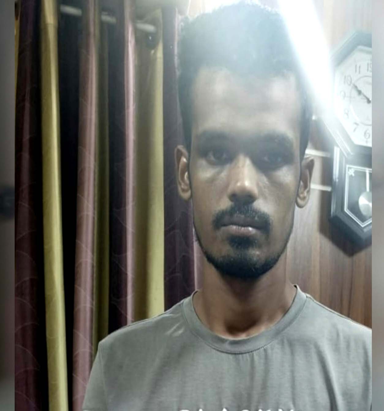 টুঙ্গিপাড়ায় ১৩ মামলার পলাতক আসামি তাহিন গ্রেপ্তার