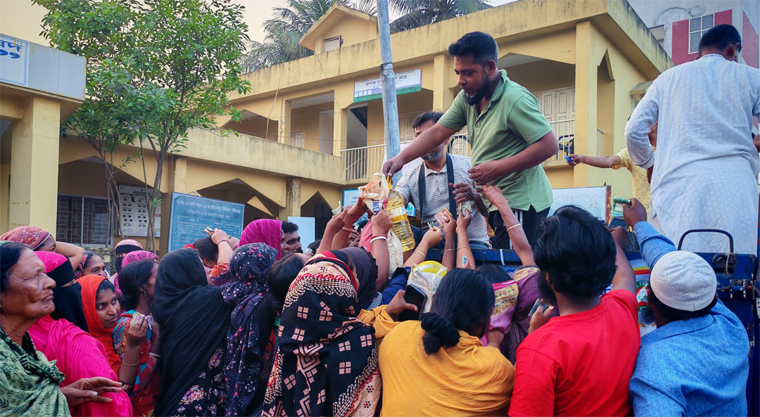 ভর্তুকি মূল্যে নিত্যপণ্য পেয়ে স্বস্তিতে নিম্নআয়ের মানুষ