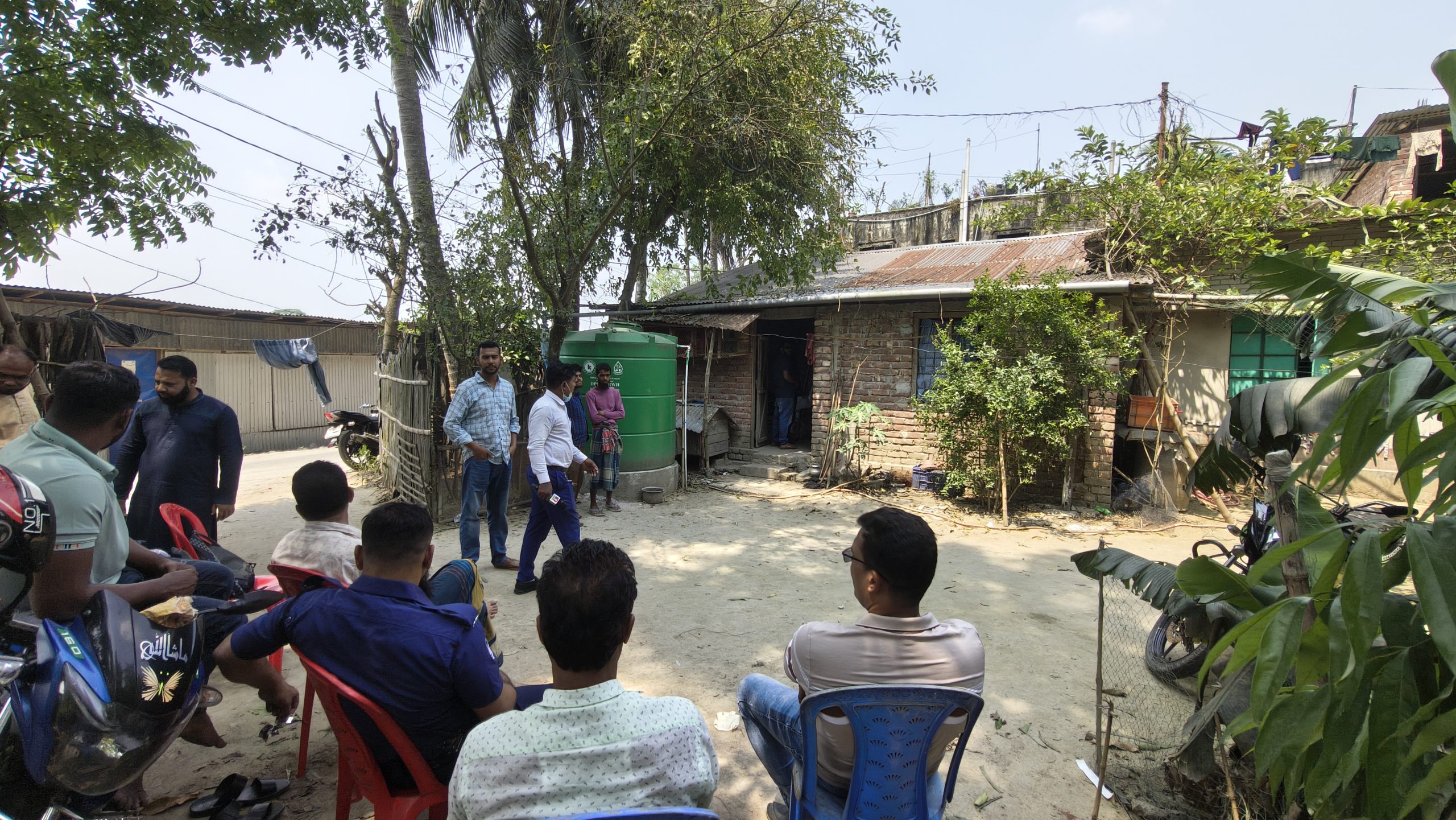 টুঙ্গিপাড়ায় বিস্ফোরণে আহত মাদ্রাসা ছাত্রের বাড়িতে বোম ডিসপোজাল টিম