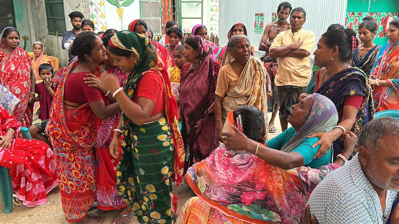 শোকে স্তব্ধ বুলেট বৈরাগীর গ্রাম। রহস্য উদঘাটনের দাবী