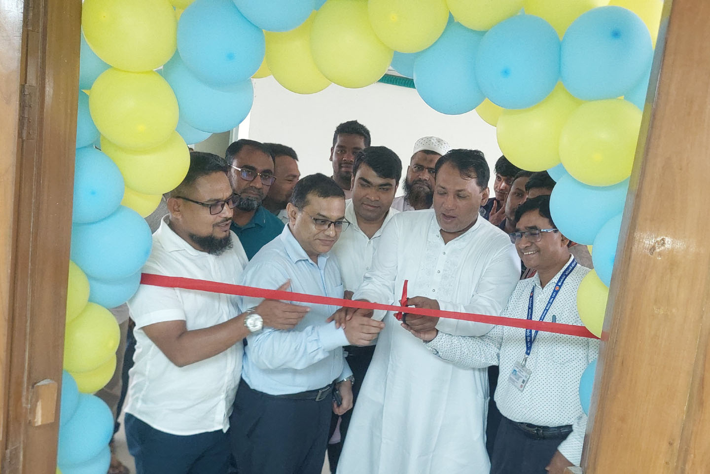 গোপালগঞ্জ আড়াইশ বেডে ১০টি ভেন্টিলেটরের মধ্যে ৯টিই নষ্ট; এমপি বাবরের ক্ষোভ প্রকাশ