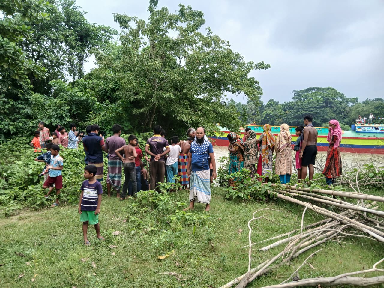 গোপালগঞ্জের মধুমতি বিল রুট চ্যানেল থেকে অজ্ঞাত ব্যক্তির মরদেহ উদ্ধার