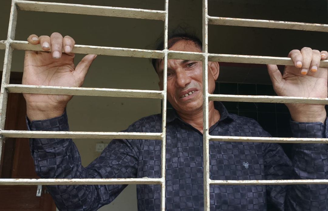 কাশিয়ানীতে প্রতারনা করার সময় ওয়াকিটকিসহ এক প্রতারক গ্রেপ্তার