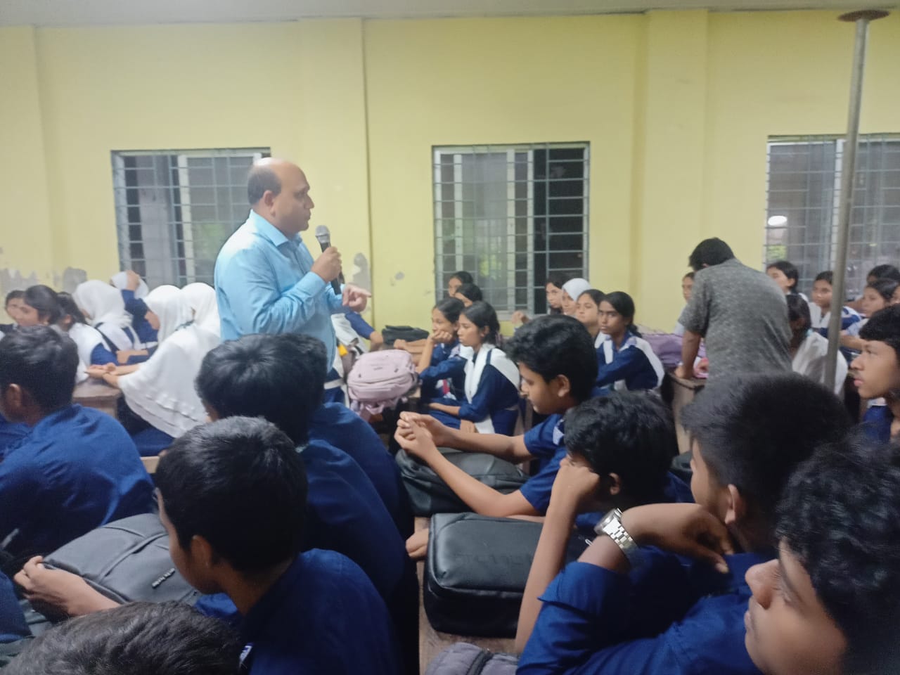 মুকসুদপুরে শিক্ষার্থীদের সঙ্গে জেলা প্রশাসকের বিজ্ঞান ও মহাকাশবিষয়ক ব্যতিক্রমধর্মী সংলাপ অনুষ্ঠিত