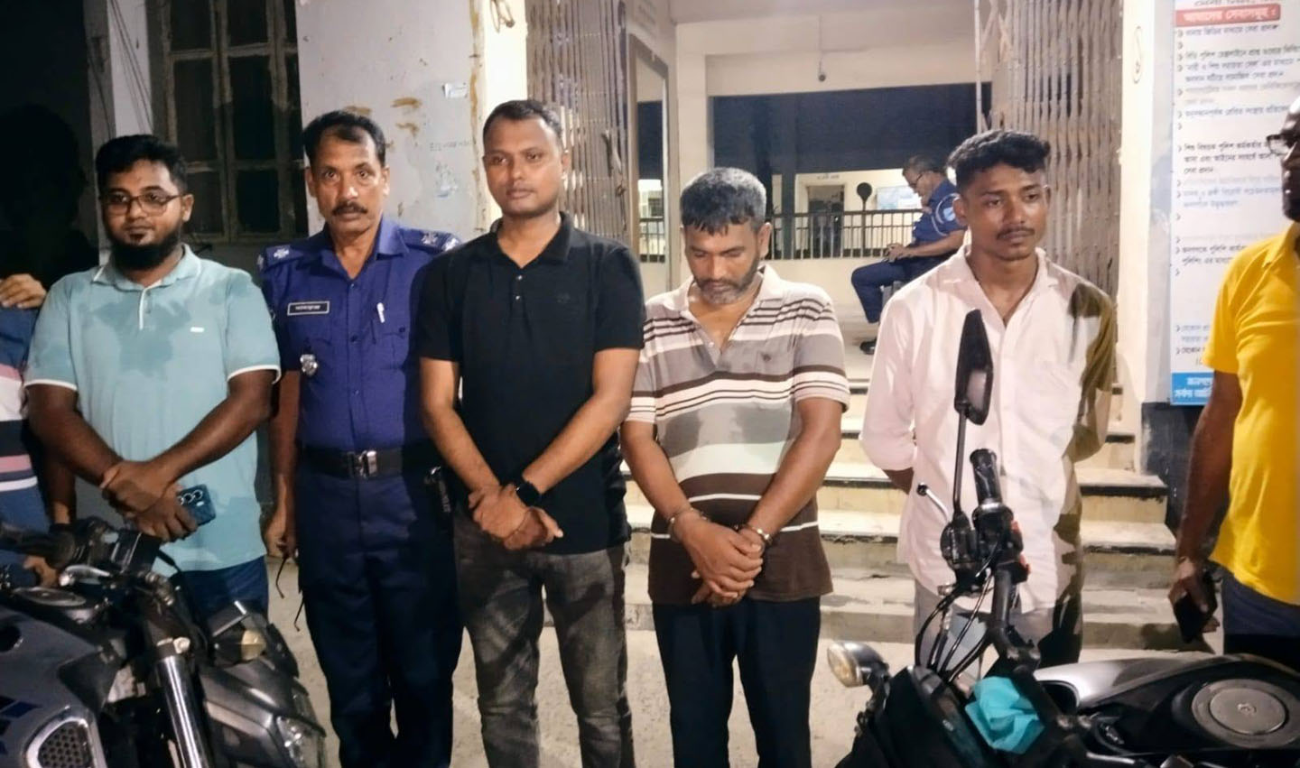 গোপালগঞ্জে দুটি চোরাই মোটরসাইকেলসহ আটক-২