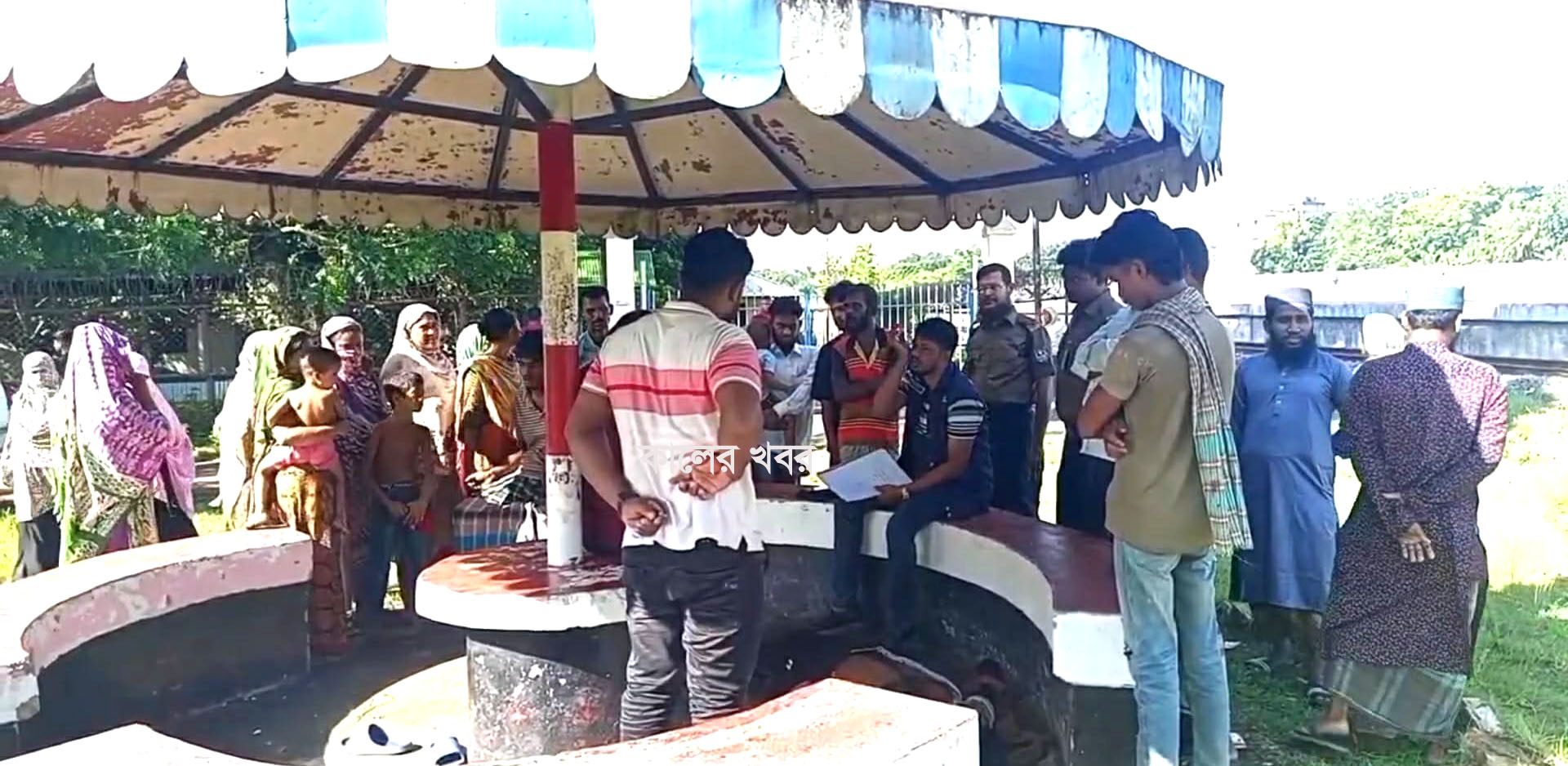 কাশিয়ানী রেলস্টেশন থেকে যুবকের ঝুলন্ত মরদেহ উদ্ধার