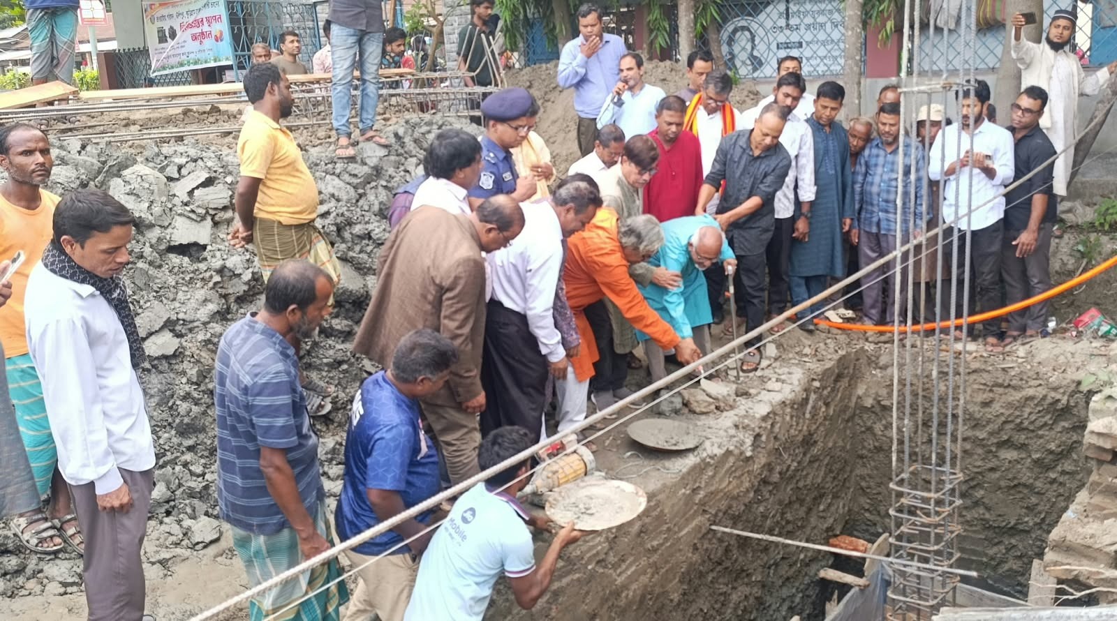উলিপুরে ভাওয়াইয়া পরিষদের কোটি টাকার বহুতল ভবনের ভিত্তিপ্রস্তর স্থাপন